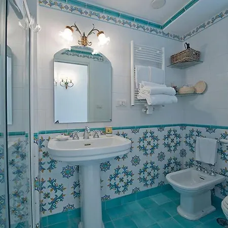 Villa Sleeps 6 Pool Air Con *