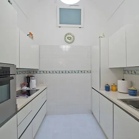 Sleeps 6 Pool Air Con * Praiano