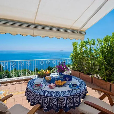 Sleeps 6 Pool Air Con Villa Praiano