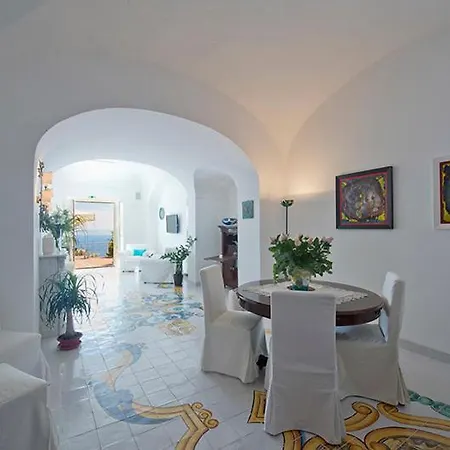 Sleeps 6 Pool Air Con *